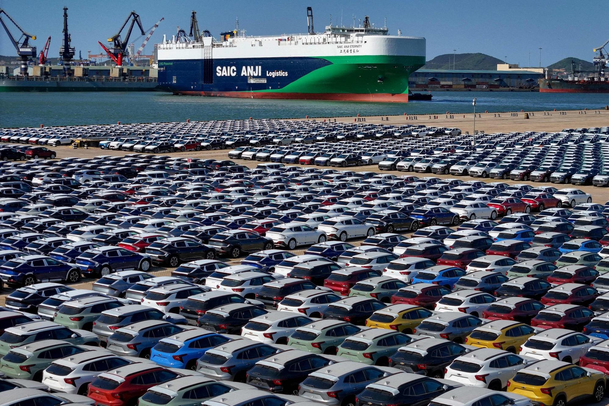 Οι Κινέζοι «πνίγουν» τα logistics: Πουλάνε πλέον περισσότερα αυτοκίνητα στο εξωτερικό 